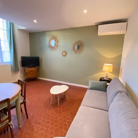 06cf Beautiful Renovated In Old Apartment Antibes