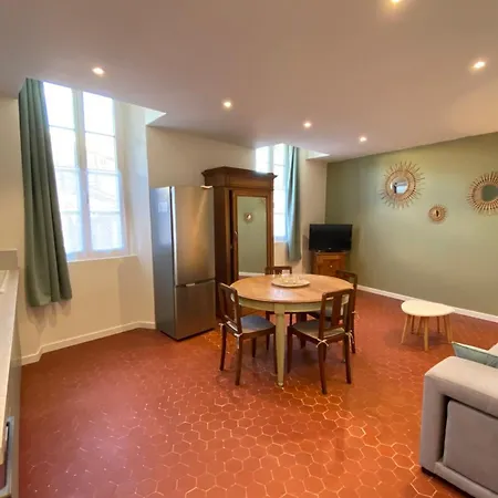 06cf Beautiful Renovated In Old Apartment Antibes
